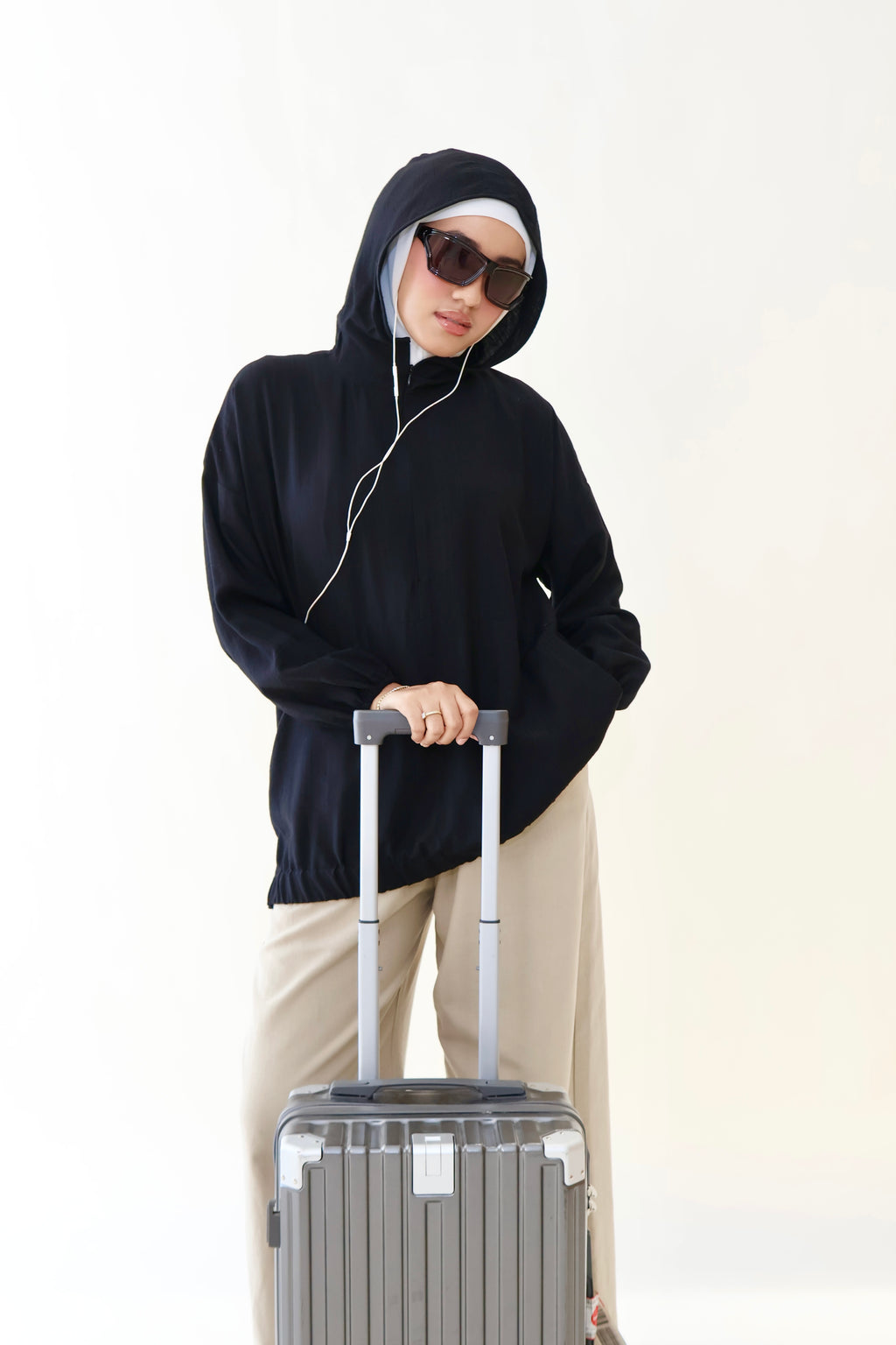 SIENNA BASIC HOODIE