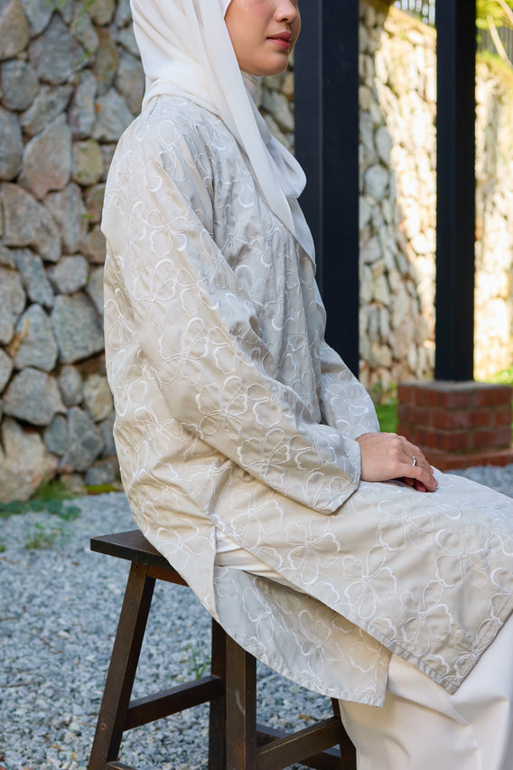 PUJANGGA SUNTI
