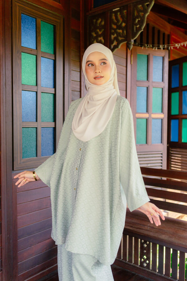 RATNA KURUNG KAFTAN