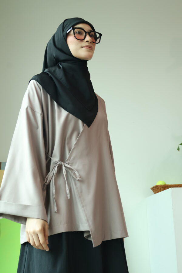 AKIRA WRAP TOP - Image 8